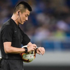  意甲再现争议判罚VAR介入引发主帅集体抗议  