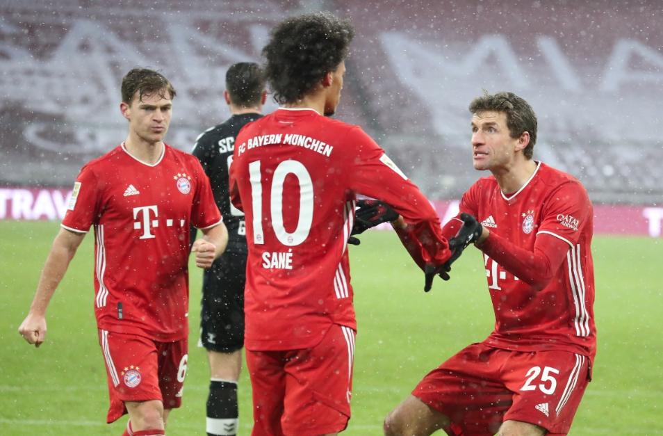  拜仁锋霸帽子戏法创纪录，南大王继续领跑德甲射手榜